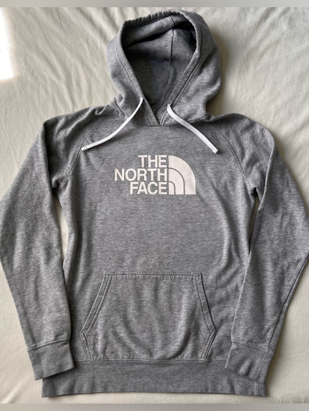 The North Face Grey Pullover Hoodie Women’s Size Med Hiking Outdoors Casual